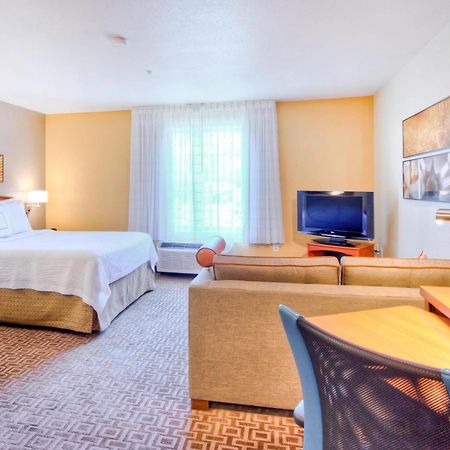 Towneplace Suites Raleigh Cary/Weston Parkway Ngoại thất bức ảnh