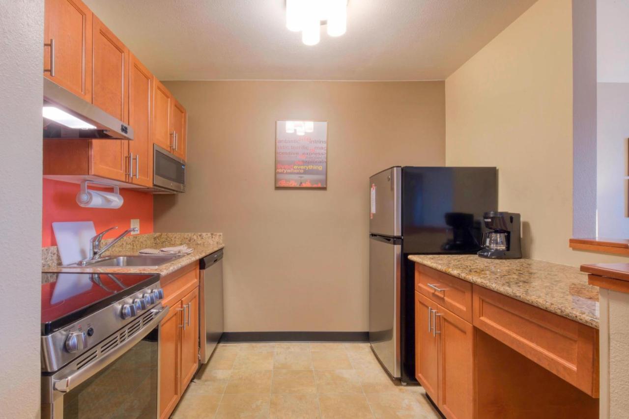 Towneplace Suites Raleigh Cary/Weston Parkway Ngoại thất bức ảnh