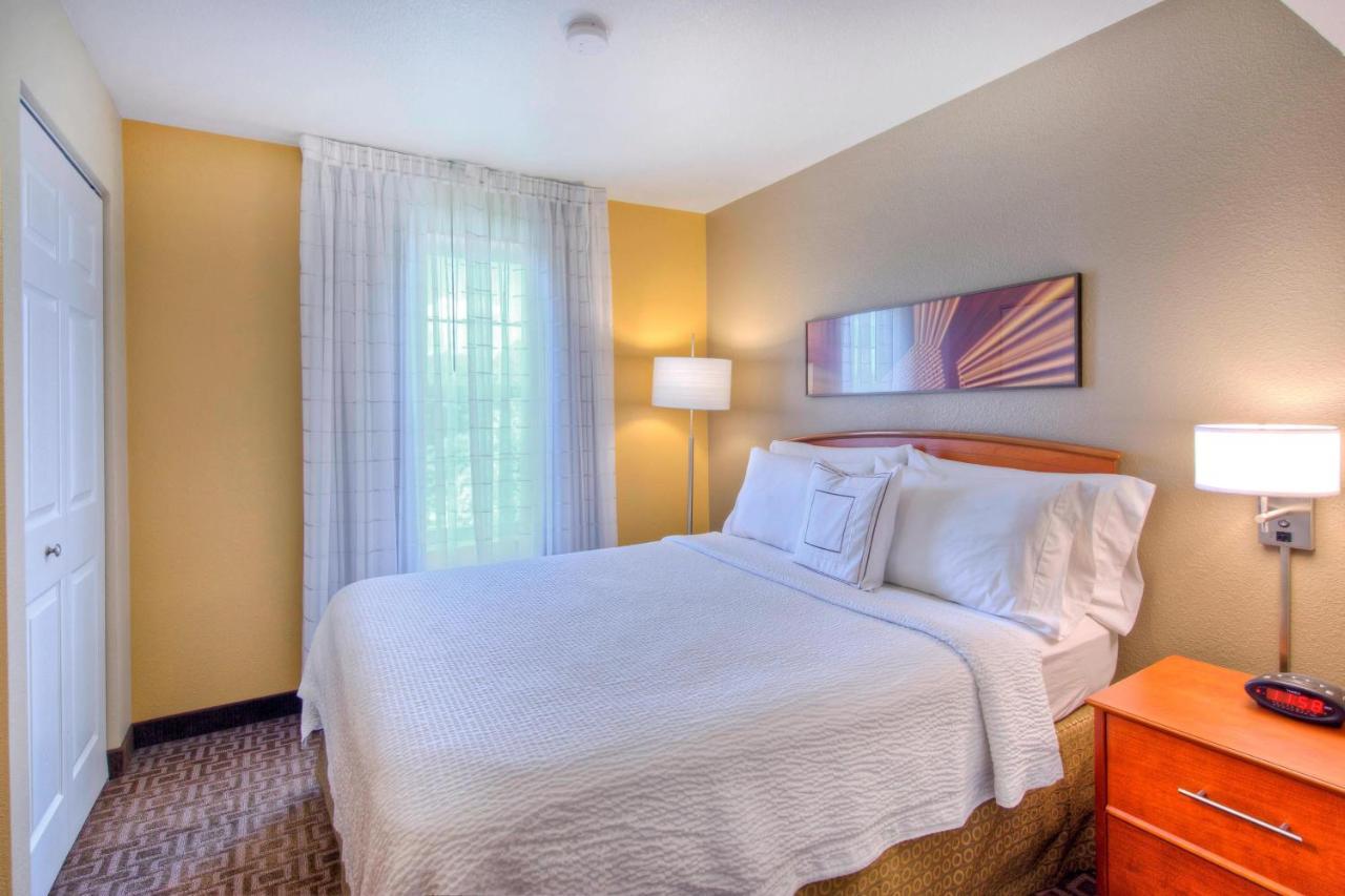 Towneplace Suites Raleigh Cary/Weston Parkway Ngoại thất bức ảnh