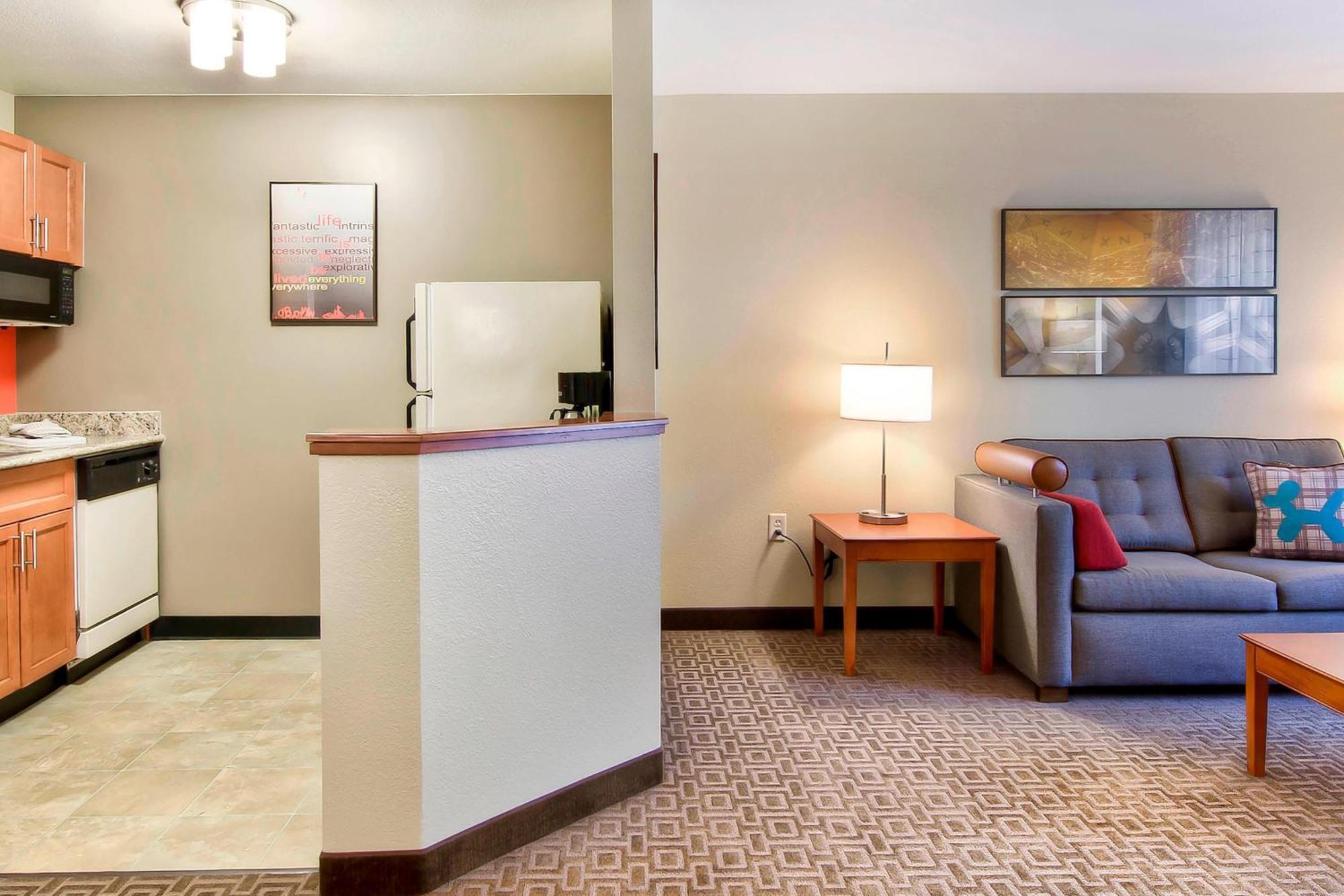Towneplace Suites Raleigh Cary/Weston Parkway Ngoại thất bức ảnh