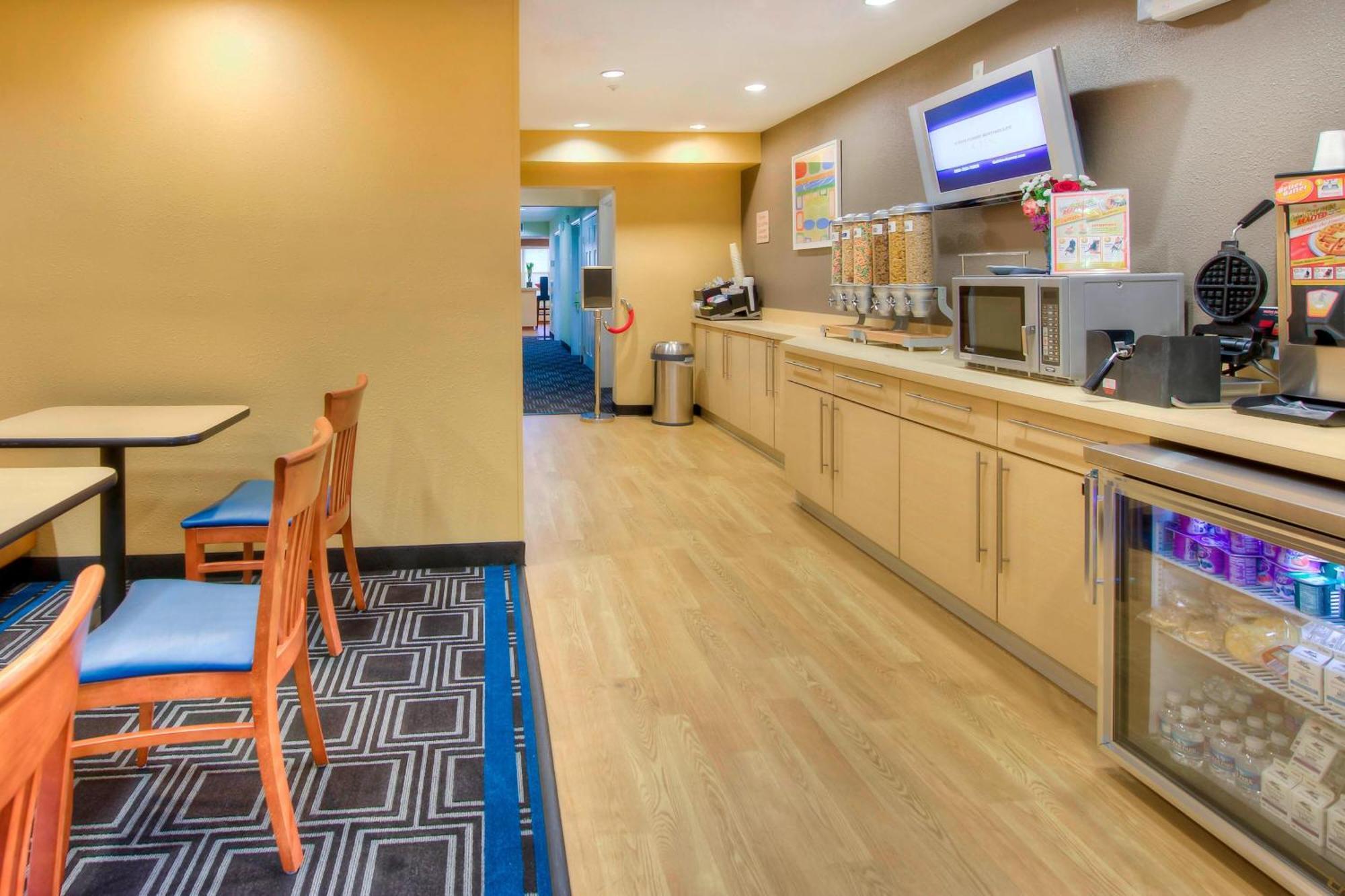 Towneplace Suites Raleigh Cary/Weston Parkway Ngoại thất bức ảnh