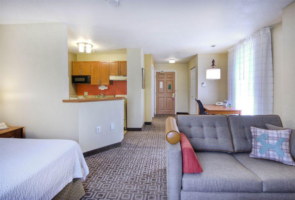 Towneplace Suites Raleigh Cary/Weston Parkway Ngoại thất bức ảnh