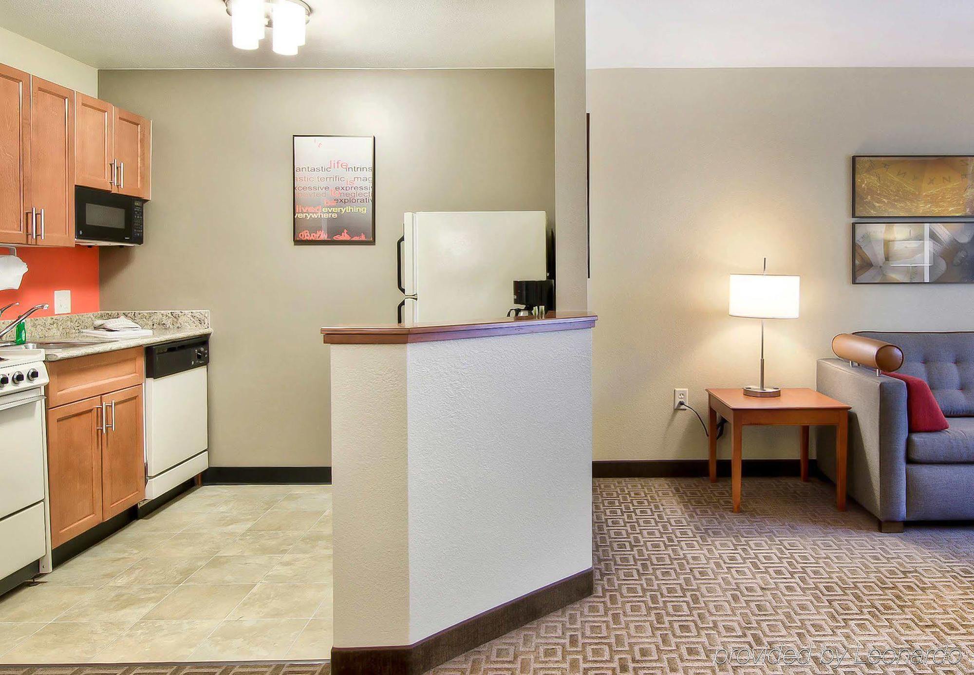 Towneplace Suites Raleigh Cary/Weston Parkway Ngoại thất bức ảnh