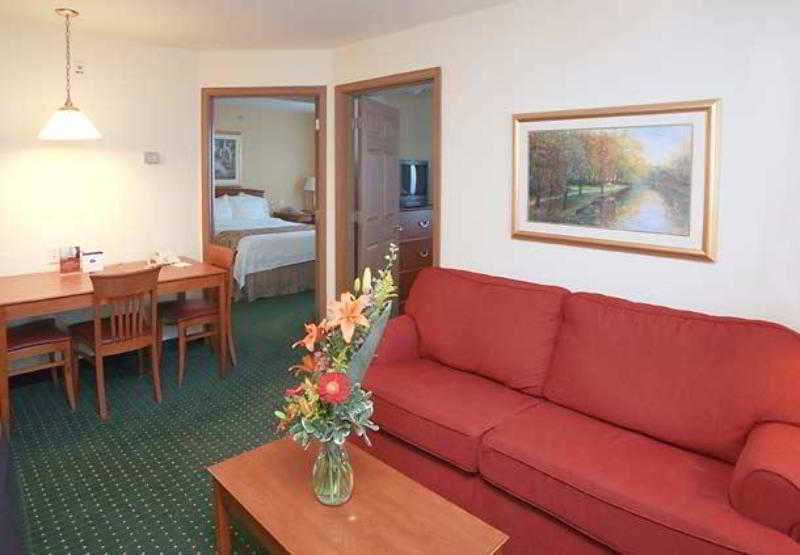 Towneplace Suites Raleigh Cary/Weston Parkway Ngoại thất bức ảnh